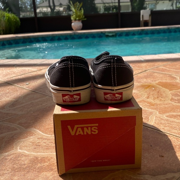 Vans Old Skool Classic - Picture 2 of 3